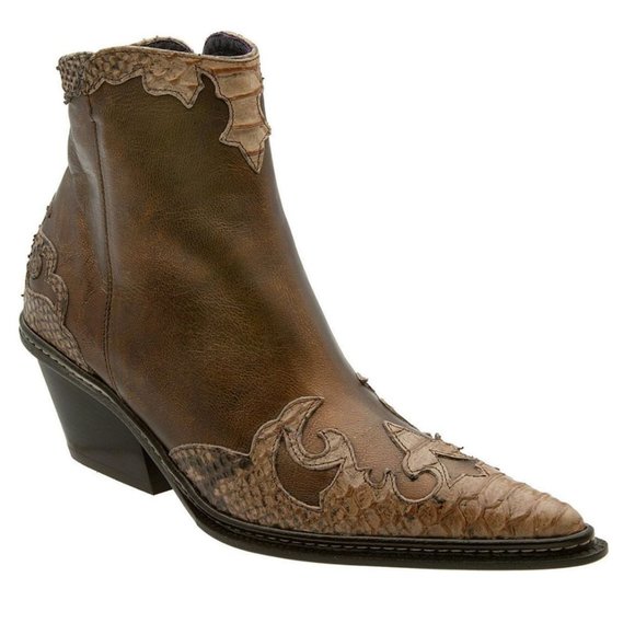 Shoes - Donald Pliner Western Couture Collection Joya Boot